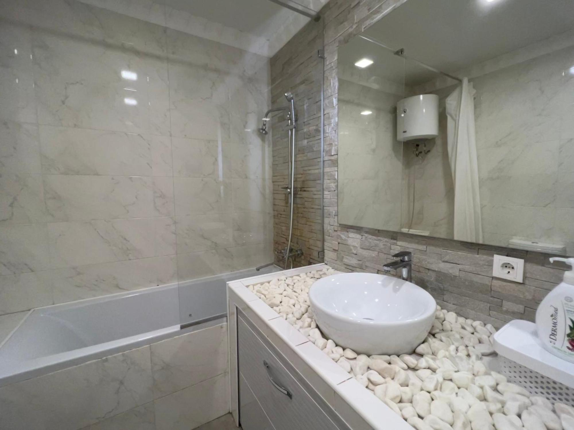 2 Bedrooms Heart Of City Center Chisinau Exterior foto